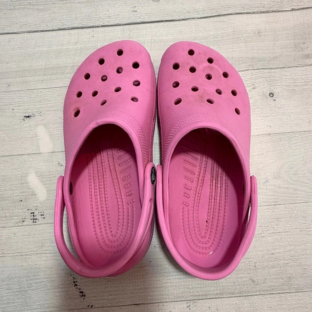Crocs classic slip on clogs pink juniors size 3